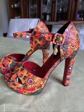 Vibrant Floral Platform Heels with Ankle Charm - Orange & Pink